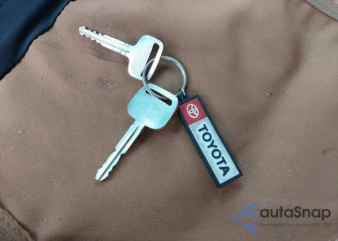 2000 Toyota Tundra Sr5 V8 z USA, uszkodzony, nr VIN 5TBBT4411YS016137